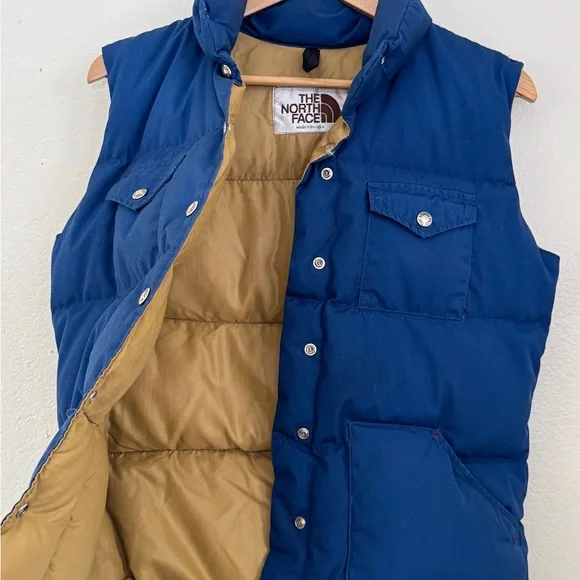 TRUE VINTAGE North Face Blue Quilted Puffy Vest - Picture 9 of 10